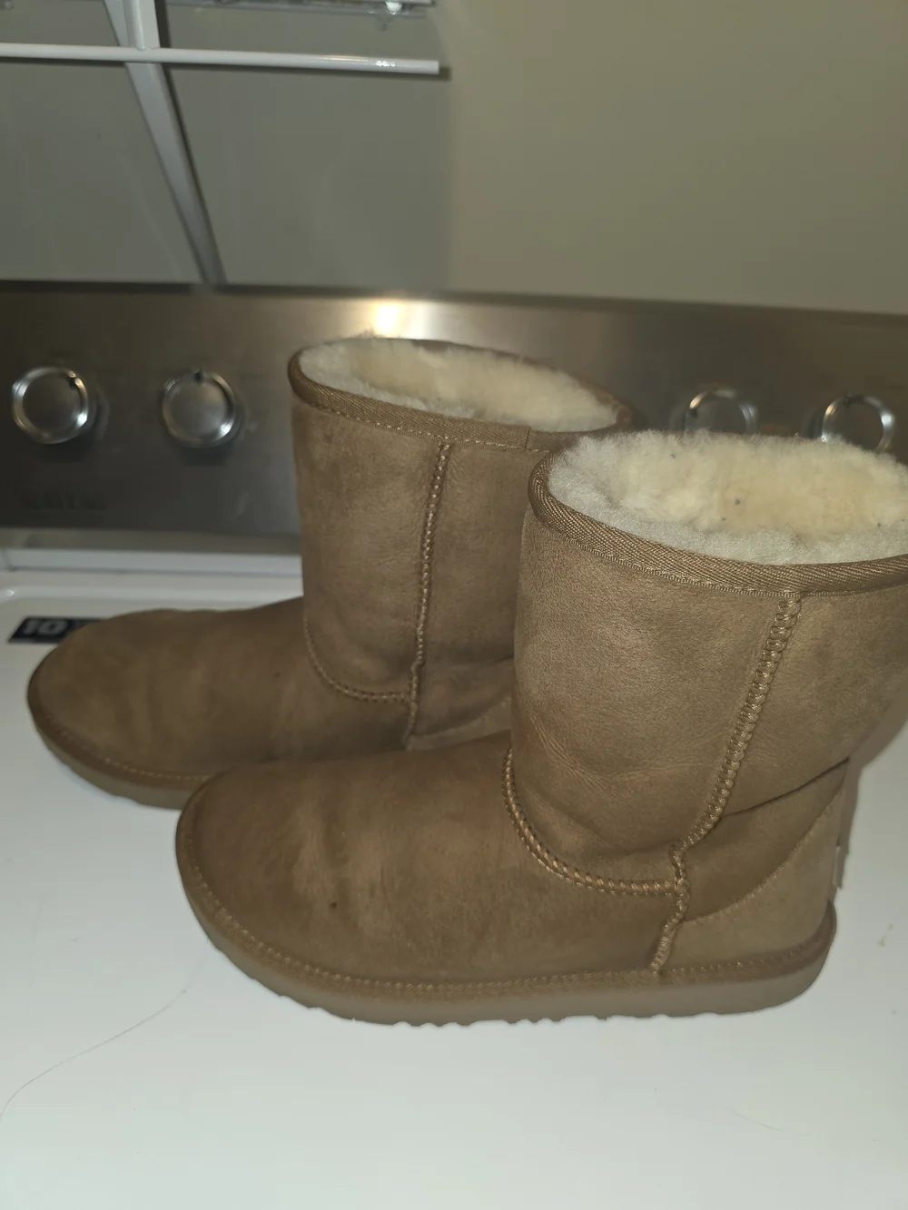 UGG Classic Short Shearling Boots in Chestnut